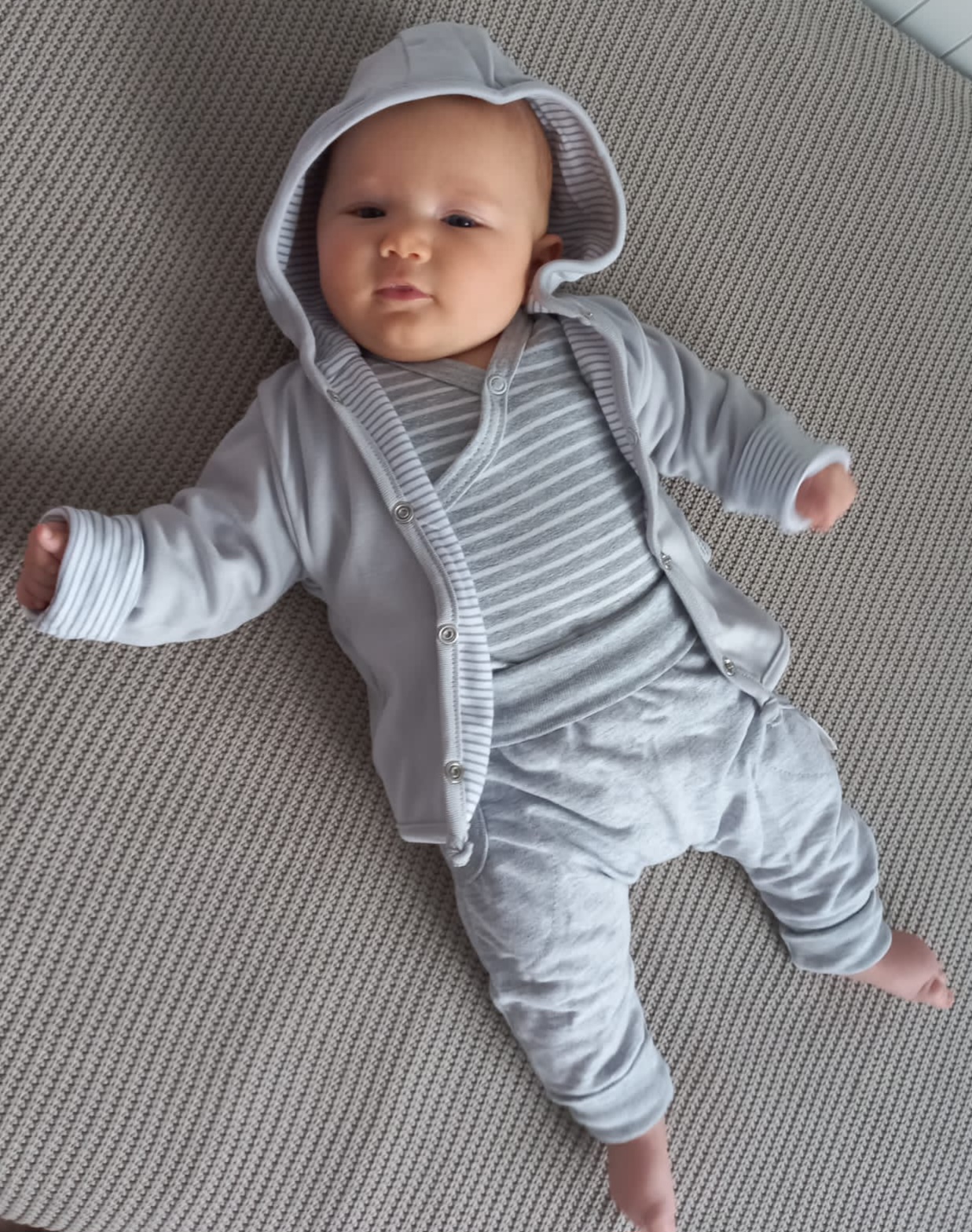 Body kojenecké zavinovací PRUH MKcool MK2017 DR - šedé 68