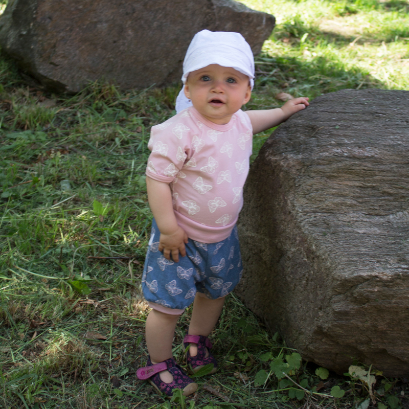 Šortky kojenecké "JEANS" MKcool KK2011 modrá denim/motýlek/růžová 74